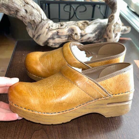 Dansko professional leather Honey Distressed Clog size 37 - Picture 2 of 11